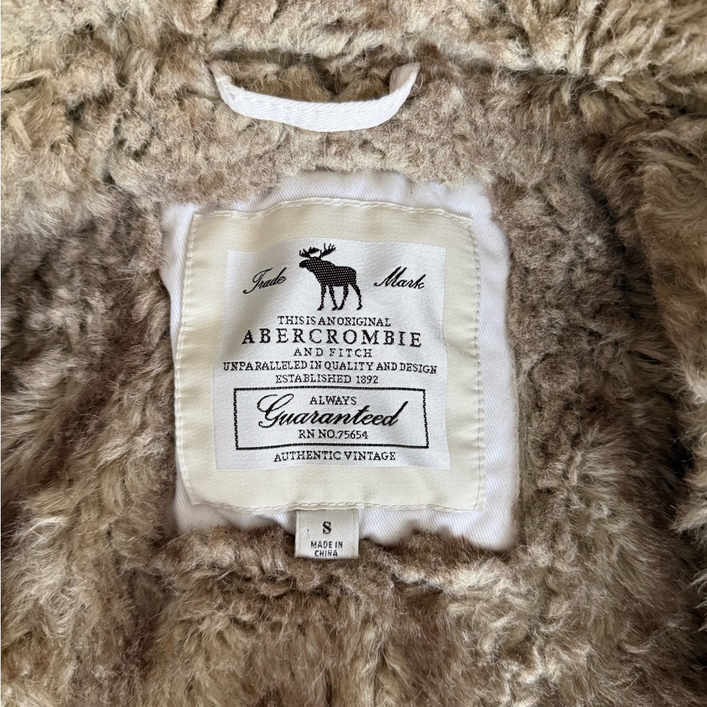 Abercrombie & Fitch White Hooded Bomber Jacket - Picture 2 of 8